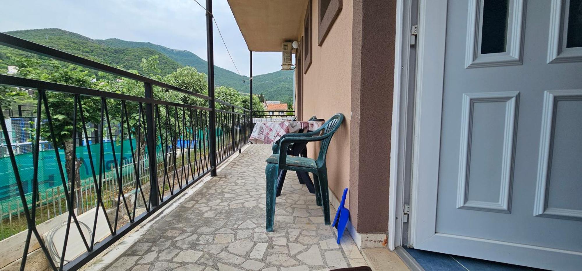 Apartments Simonovic Тиват Екстериор снимка